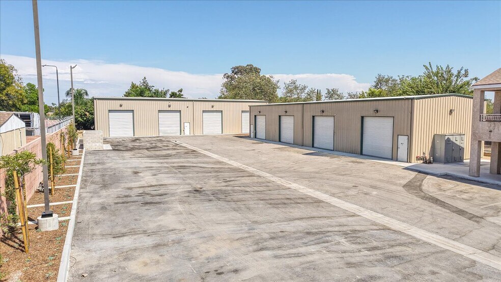 More Photos Of 11185 Roswell Ave, Pomona Warehouse For Lease