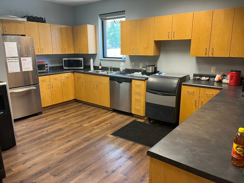 More Photos Of 120 Augusta Arbor Way, Greenville Flex For Sale