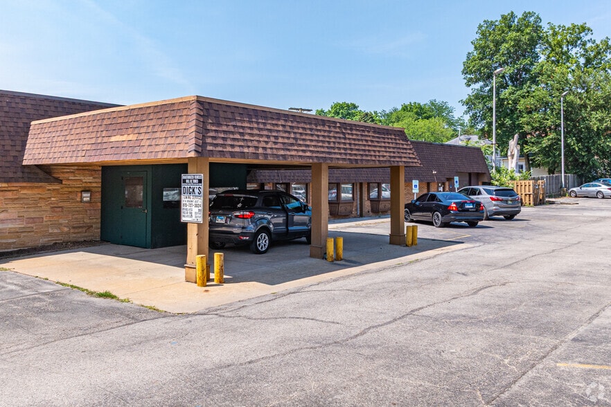 More Photos Of 251 N Center St, Joliet Assisted Living For Lease