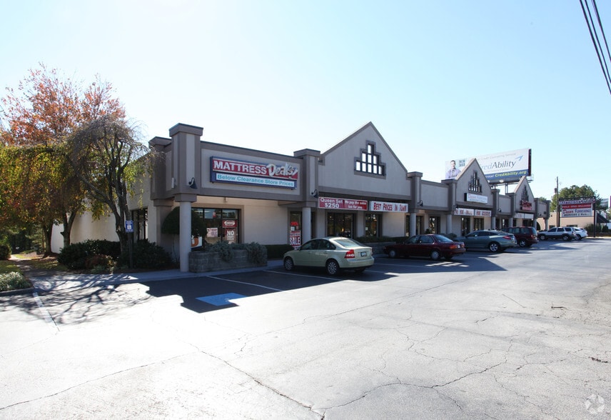 More Photos Of 6438 Dawson Blvd, Norcross Showroom For Lease