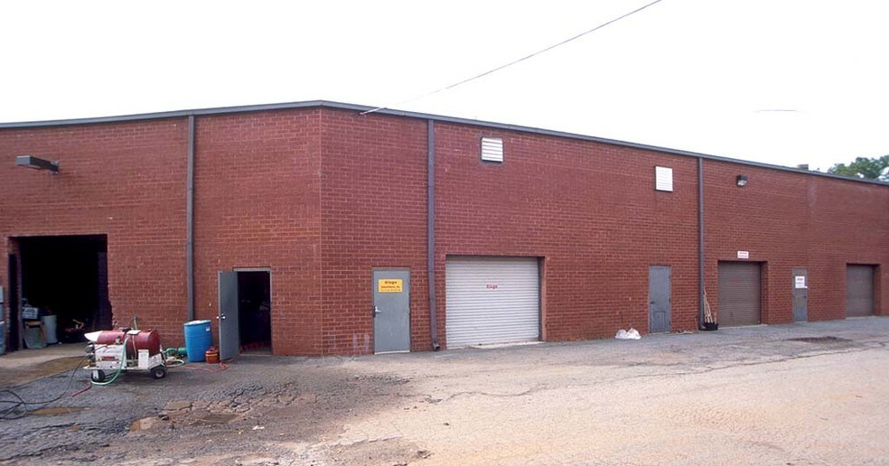 More Photos Of 3036 Northeast Pky, Atlanta Light Distribution For Lease