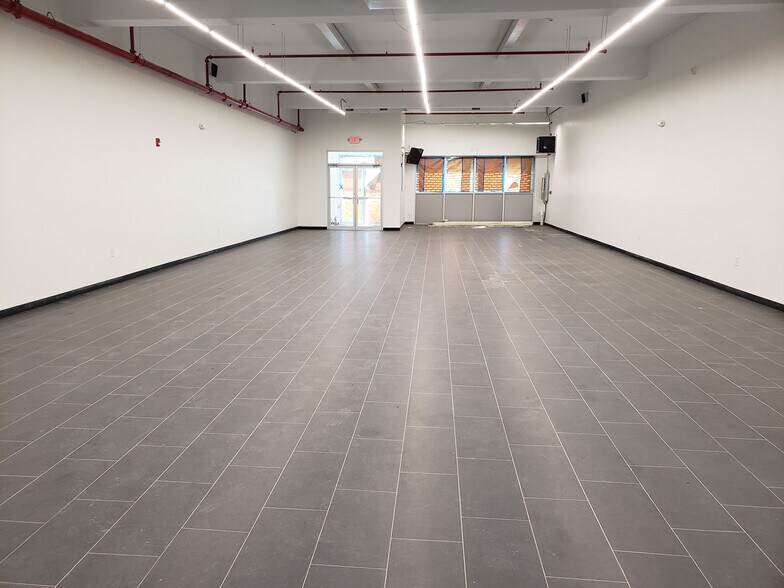 More Photos Of 526 Broadway, Newark General Retail For Sale