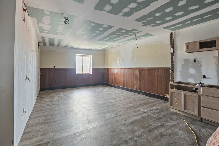 More Photos Of 255 Main St, Pawtucket Office For Sale