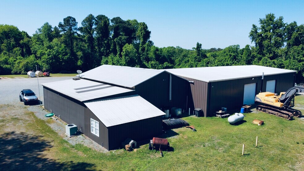 1611 Kelly, Sanford, NC 27330 Truck Terminal For Sale