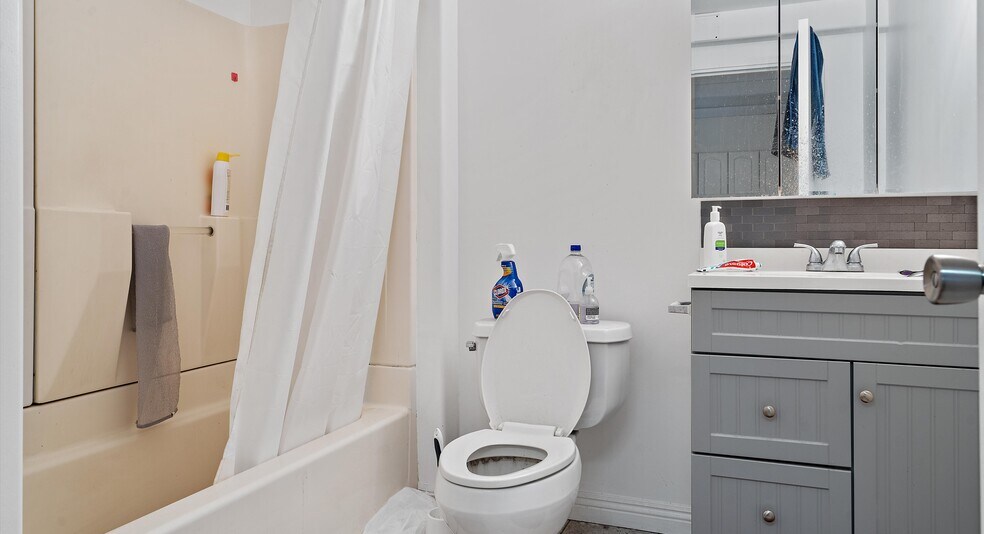 More Photos Of 2106 Young St, Honolulu Apartments For Sale