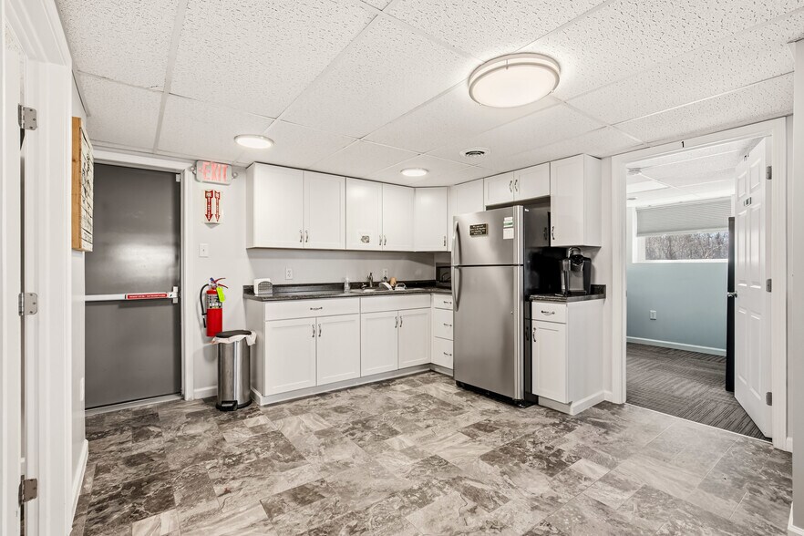 More Photos Of 328 Budfield St, Johnstown Office For Sale
