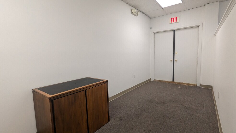 More Photos Of 1795 Boston Post Rd, Guilford Office For Sale