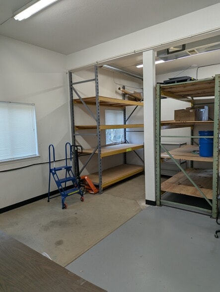 More Photos Of 1040 5th Ave, Lyons Food Processing For Lease