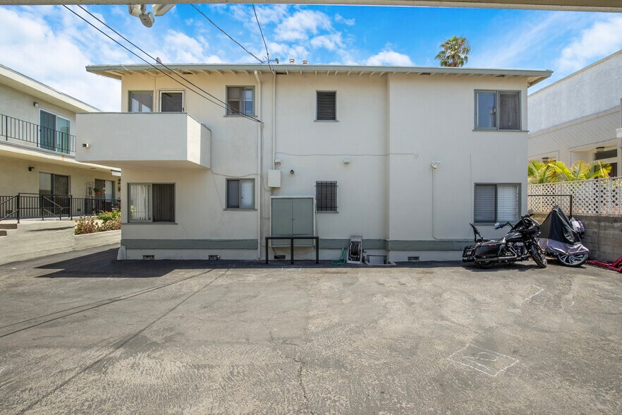More Photos Of 1023 S Bedford St, Los Angeles Apartments For Sale