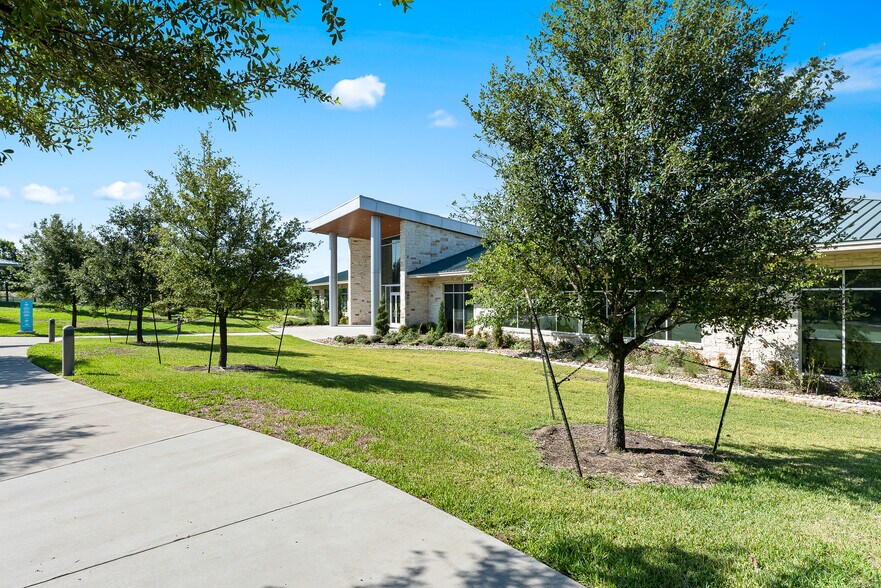 More Photos Of 4001 Central Pointe Pky, Temple Office For Lease