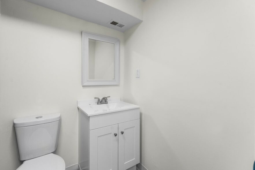 More Photos Of 922 Ridge Rd Se, Washington Assisted Living For Lease