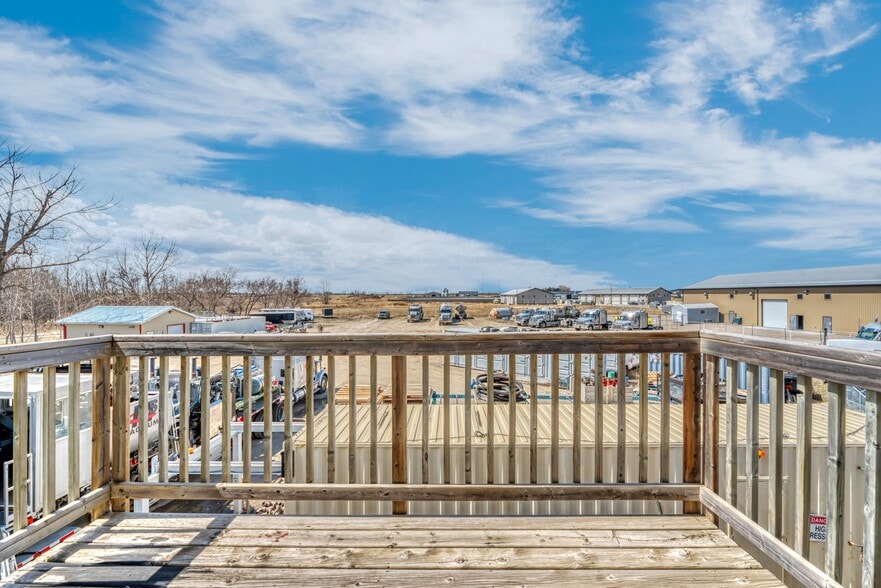 More Photos Of 118 Canal Gdns, Strathmore Light Distribution For Sale