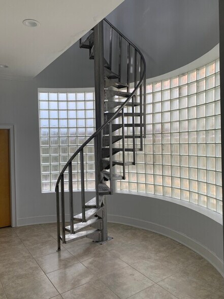 More Photos Of 750 3rd St, Neptune Beach Office For Lease