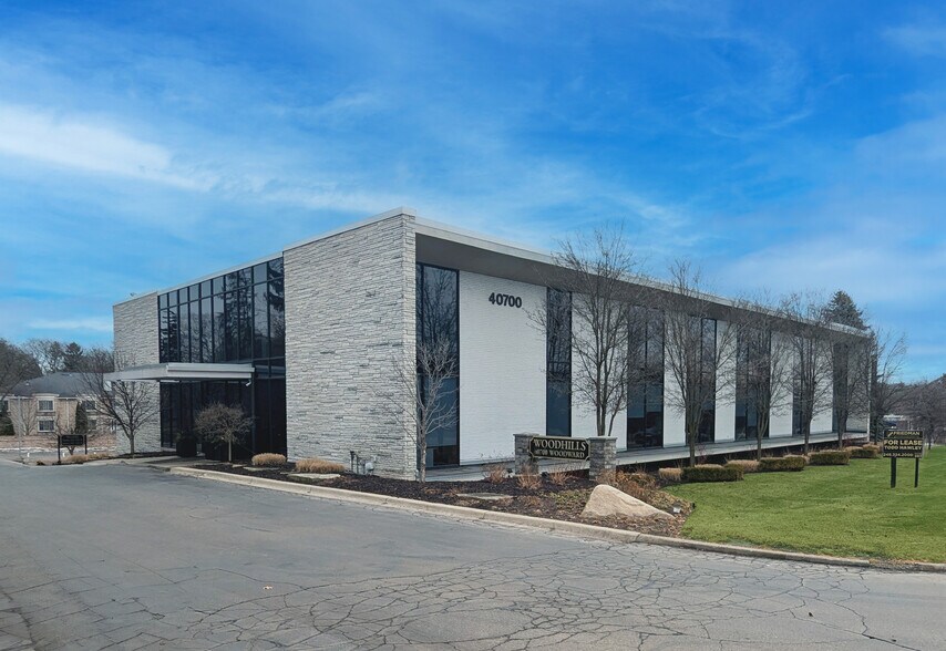 More Photos Of 40700 Woodward Ave, Bloomfield Hills Office For Sale