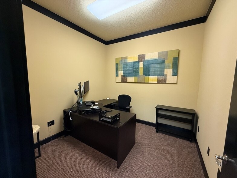 More Photos Of 5115 S Lakeland Dr, Lakeland Office For Sale