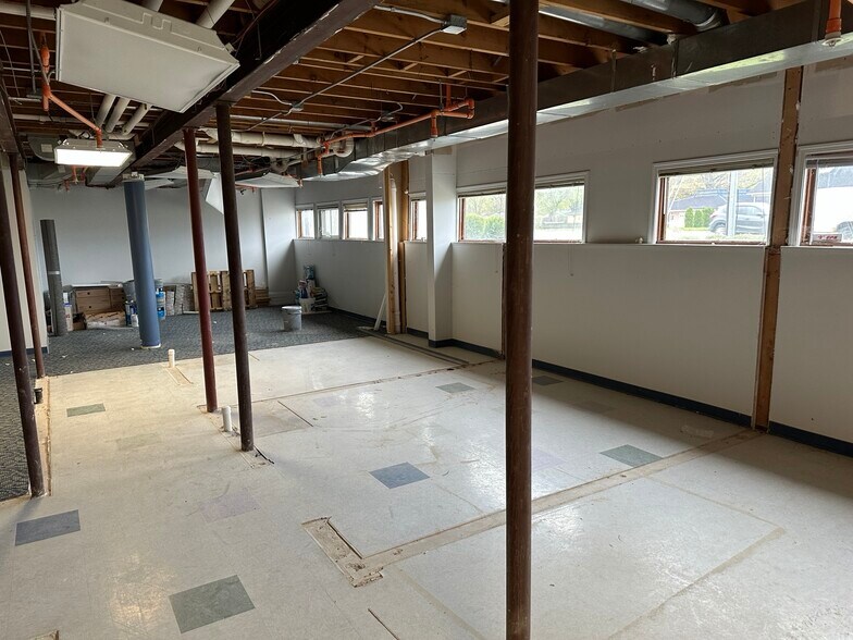 More Photos Of 325 E Centre Rd, Portage Office For Lease