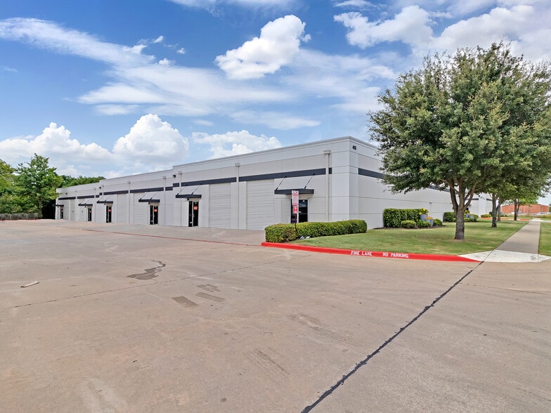 More Photos Of 403 Powerhouse St, McKinney Warehouse For Lease