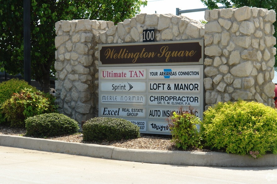More Photos Of 100 SW 14th St, Bentonville Freestanding For Sale