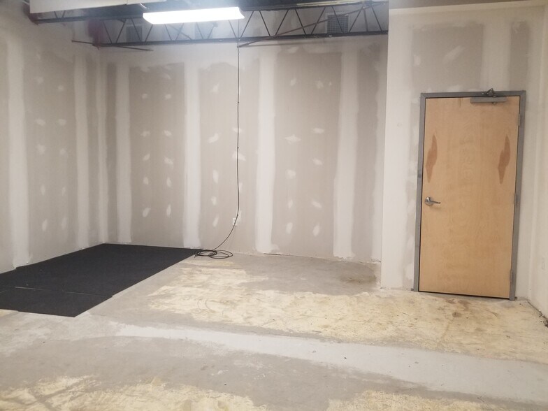 More Photos Of 1000 Portage Rd, Niagara Falls Unknown For Lease