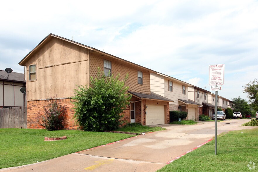 Primary Photo Of 8300 NW 10th St, Oklahoma City Apartments For Sale