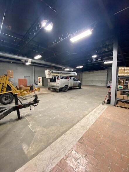 More Photos Of 9840 S 27th St, Oak Creek Industrial For Sale