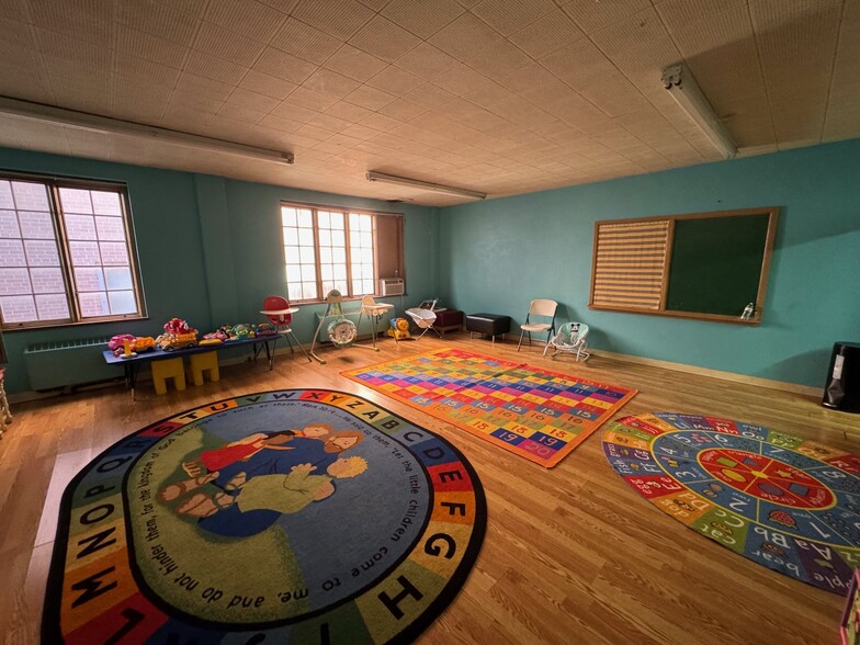 More Photos Of 697 13th Ave NE, Minneapolis Religious Facility For Sale