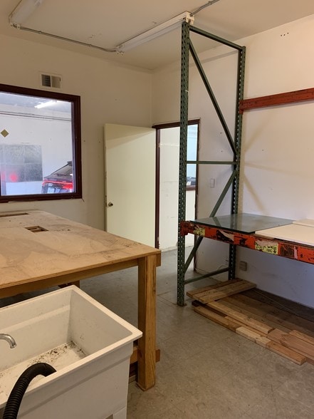 More Photos Of 5935-5937 Mission St, Daly City Warehouse For Lease