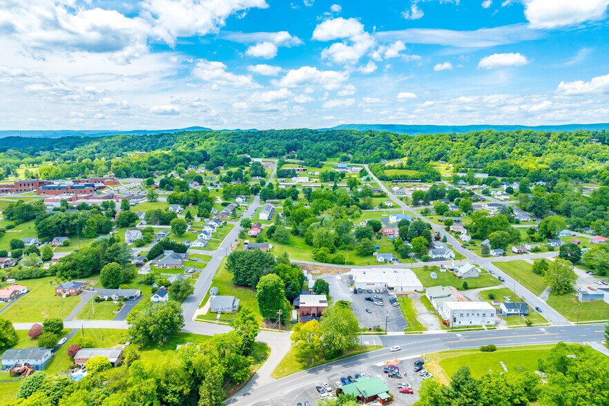 More Photos Of 1340 W Main St, Wytheville Loft Creative Space For Sale