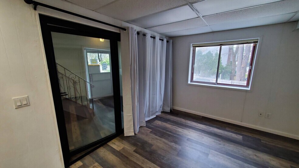 More Photos Of 103 Fort Salonga Rd, Northport Office For Sale