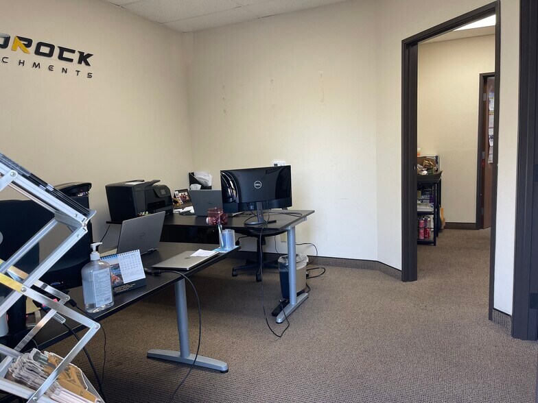 More Photos Of 192 Technology Dr, Irvine Light Distribution For Lease