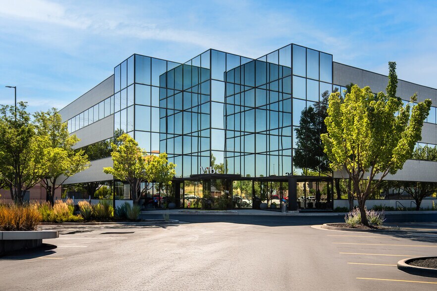 More Photos Of 10542 S Jordan Gtwy, South Jordan Loft Creative Space For Lease