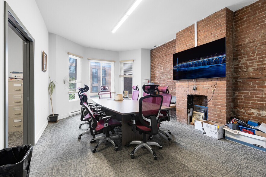 More Photos Of 5220 Av Du Parc, Montréal Office For Sale