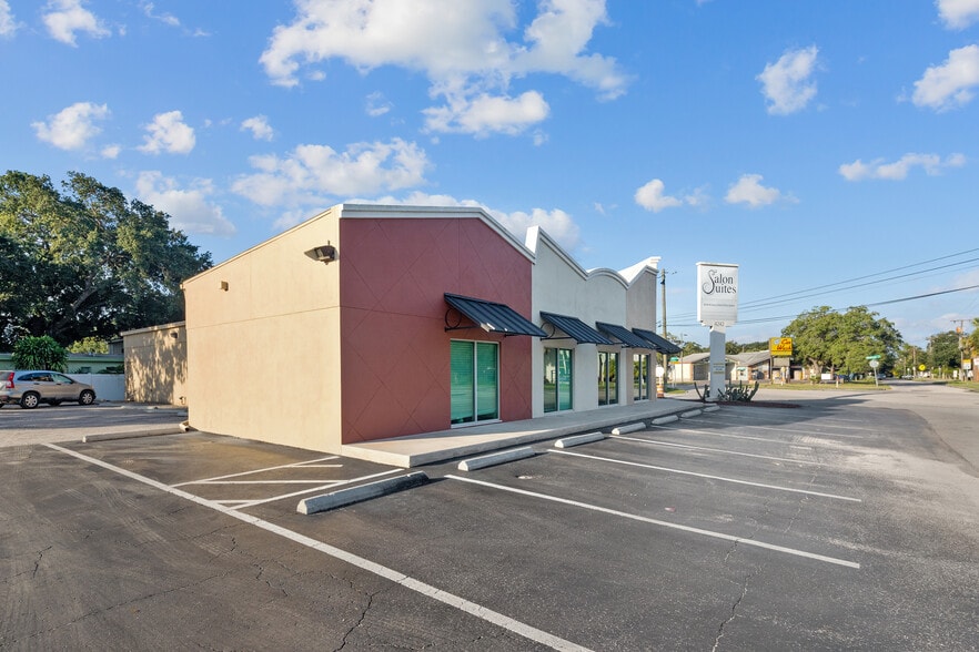 More Photos Of 4242 Henderson Blvd, Tampa Storefront Retail Residential For Lease
