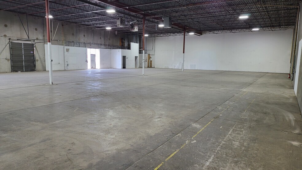 More Photos Of 2875-2885 S Santa Fe Dr, Englewood Warehouse For Lease