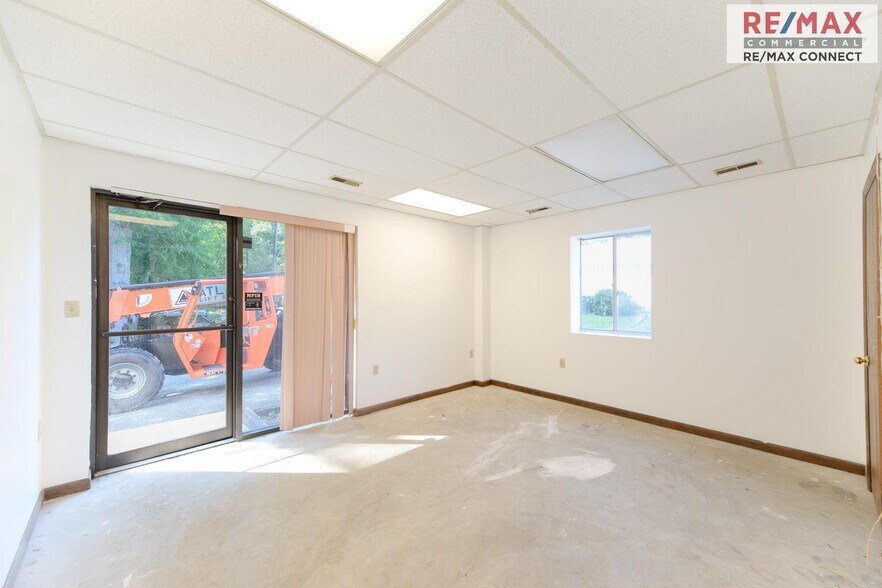 More Photos Of 9991 John Clayton Memorial Hwy, Gloucester Light Manufacturing For Sale