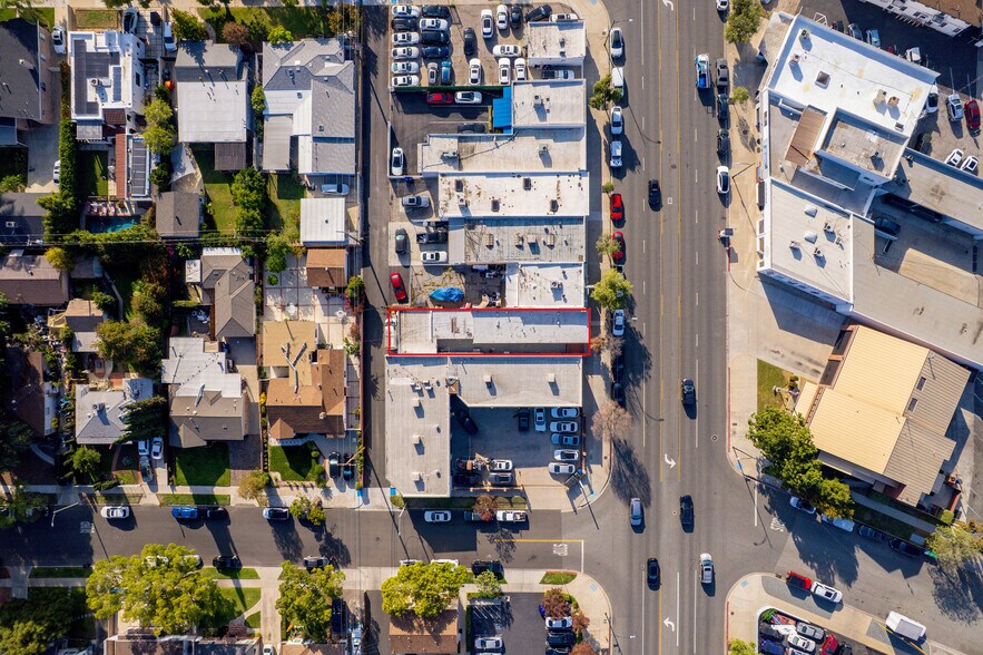 More Photos Of 2304-2306 Burbank blvd, Burbank Office Residential For Sale