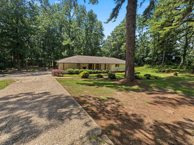 More Photos Of 5602 Highway 69 N, Northport Flex For Sale