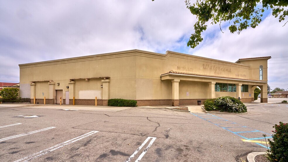 More Photos Of 2303 E Vineyard Ave, Oxnard General Retail For Sale