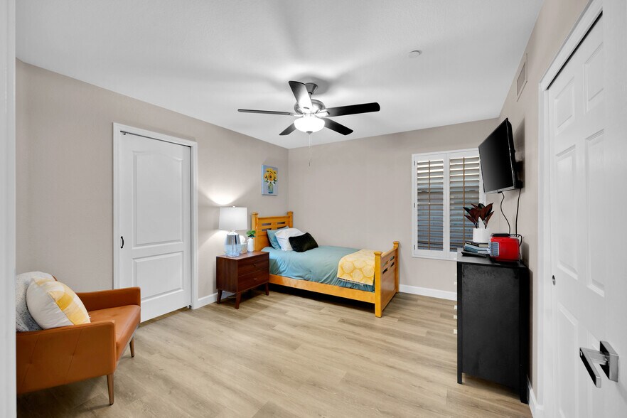 More Photos Of 6000 W Assisted Living Dr, Glendale Assisted Living For Sale