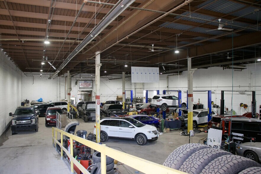 More Photos Of 737 W Cleveland Ave, Milwaukee Warehouse For Sale