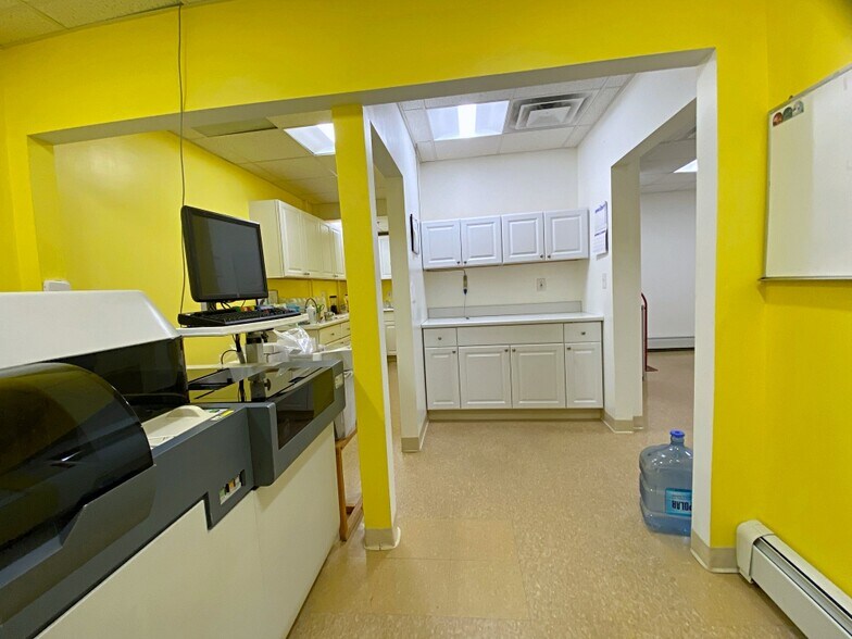 More Photos Of 281 Cambridge St, Burlington Medical For Lease