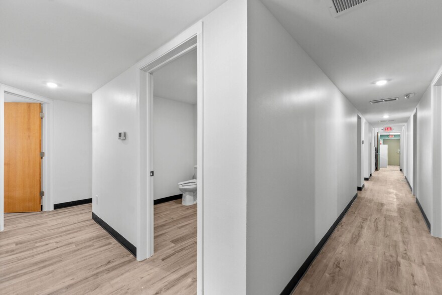 More Photos Of 2532 Spring Arbor Rd, Jackson Medical For Sale