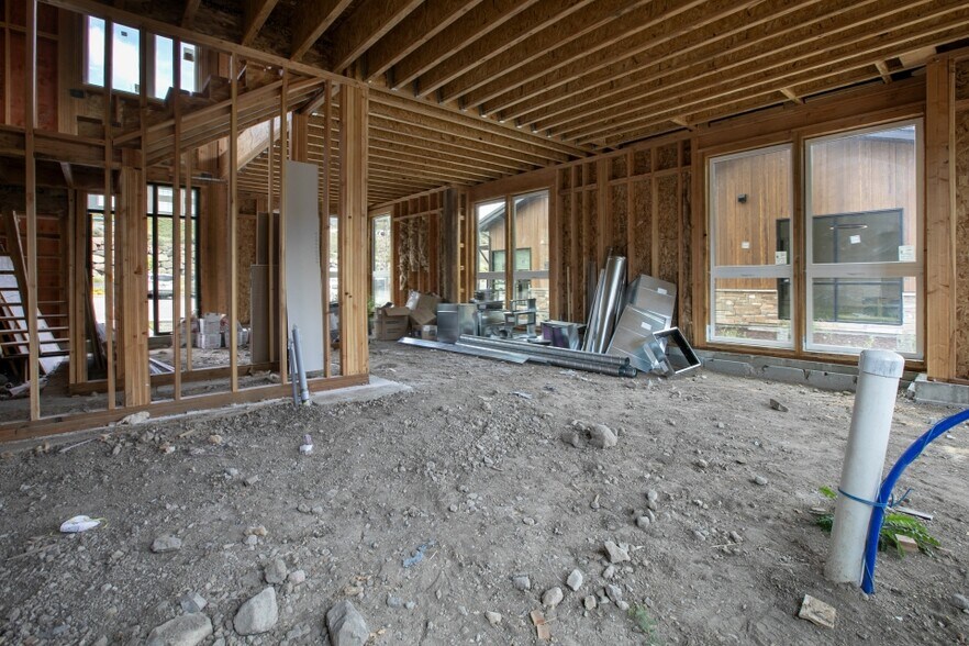 More Photos Of 1048-1056 W Wasatch Spring Rd, Kamas Office For Sale