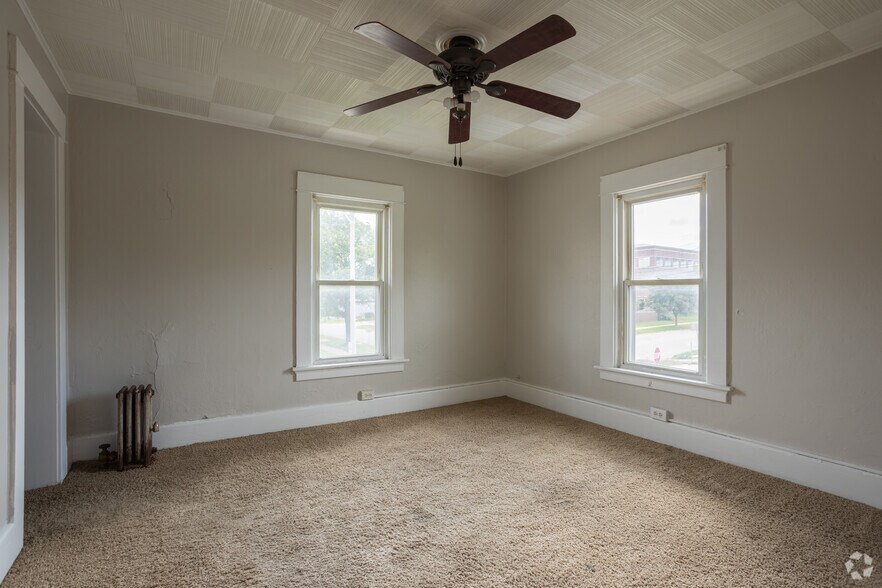 More Photos Of 532 Townsend St, Lansing Apartments For Sale