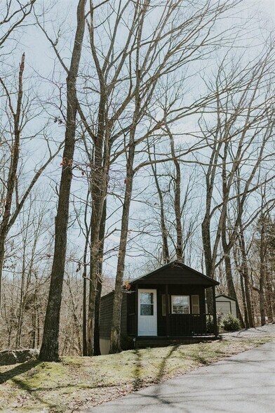 More Photos Of 896 Wilderness Rd, Mammoth Cave All Leisure For Sale