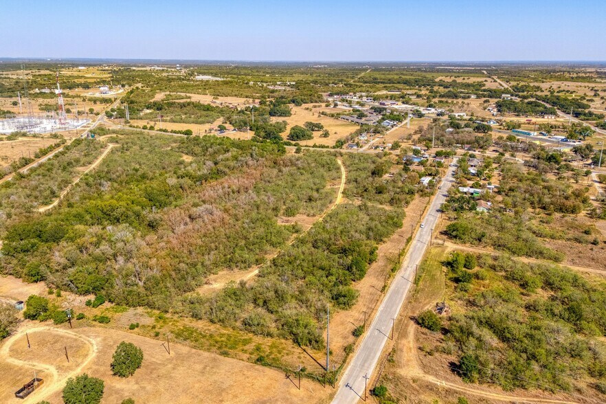 More Photos Of TBD HACKBERRY St, Luling Land For Sale