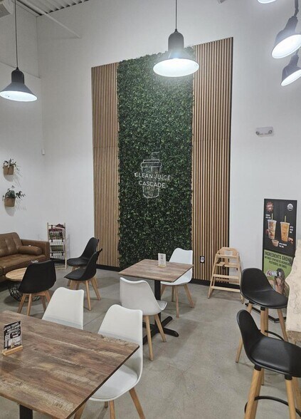 More Photos Of 5563 28th St, Grand Rapids General Retail For Lease