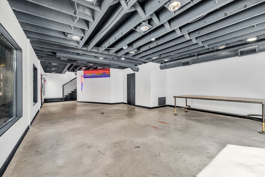 More Photos Of 5008 Venice Blvd, Los Angeles Loft Creative Space For Lease