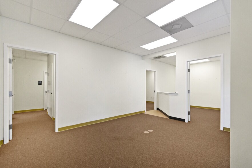 More Photos Of 1740 Tree Blvd, Saint Augustine Medical For Lease