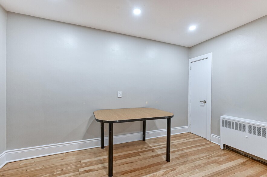 More Photos Of 156 Dagmar Av, Vanier Apartments For Sale